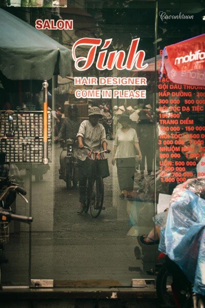Vous pouvez croiser les salons de coiffure à tous les coins de rue du vieux quartier Hanoi