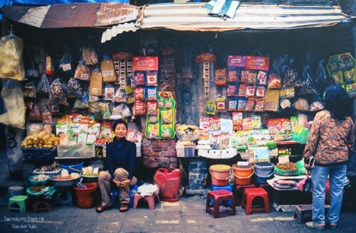 Un kiosque dans le marché de Thanh Ha