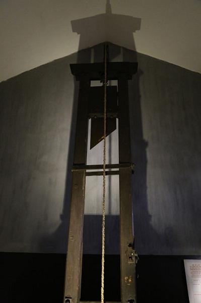 guillotine-prison-hoa-lo-hanoi