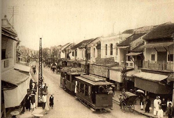 rue-de-la-soie-hanoi-1920