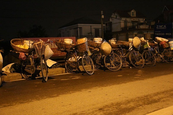 marché fleurs hanoi vélos