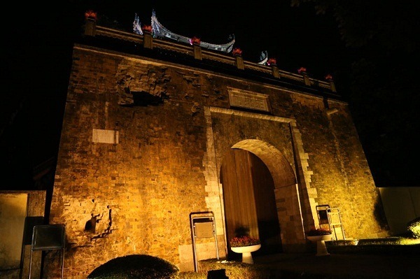 porte-citadelle-thang-long-hanoi