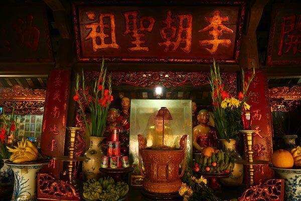 autel-de-tu-dao-hanh-pagode-du-maitre